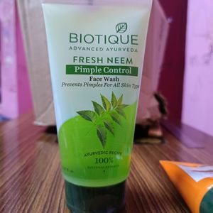 BIOTIQUE FACEWASH & SCRUB