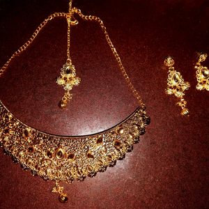 Gold Plated Set With Maangtika