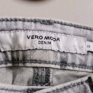 Vero Moda torn jeans