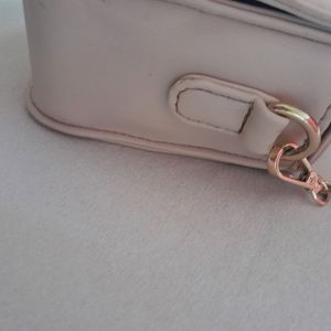 Pretty Sling Bag