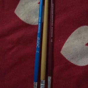 DOMS COLOUR With 3 painting Brushes Free