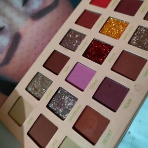 Nude eyeshadow palette