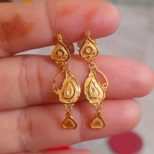 22c Hallmark Gold Earrings