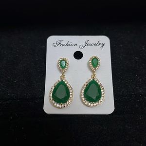 Earing Green