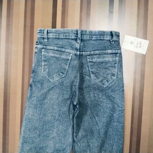 V-12 Size-30 Straight Women Denim Jeans