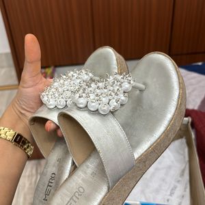 Women Metro Silver Wedges With Pearl Work