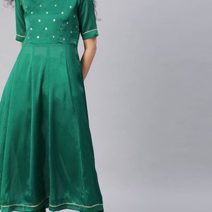 Inddus Green Embroidered Kurta Set