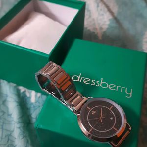 🌻BRAND NEW DRESSBERY WATCH