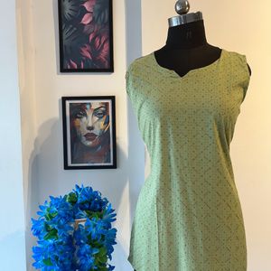 Short Sleeveless Kurti