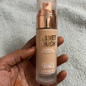 Glam21 Foundation And Compact