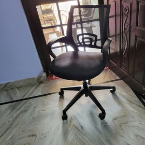 Branded office chair for sale (not in coins)