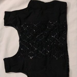 A Three Piece Crop Top  With Beautiful Black Color