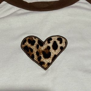 Leopard Heart Printed Fitted Top/Urbanic