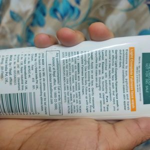 Free Delivry Garnier Face wash + Vitamin Bright