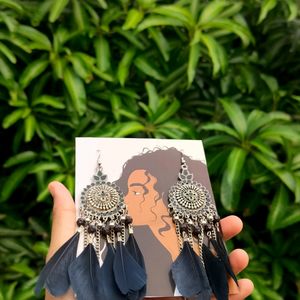 Black Feather Earrings 🖤