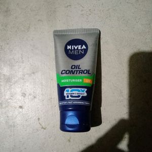 NIVEA Men Moisturiser, Oil Control Cream, 50g