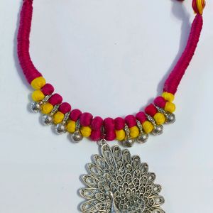 Statement Neckpiece