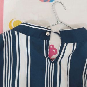 L Size Striped Top