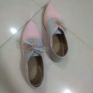 AJIO FLAT SHOES