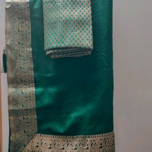 Saree With Unstitched Blouse Piece