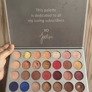 The Jaclim Hill Pallete Eye Shadow