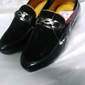 Vetvet Shoe For Boys