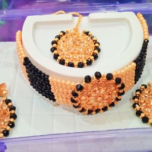 Beautiful Golden And Black Jewellery Set 😍😍