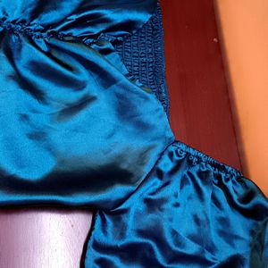 Blue stretchable top