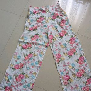 Beautiful New Pants With Pockets, Size S