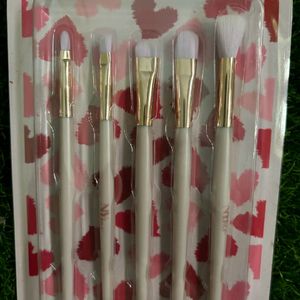 Nu Bae Eye Love Brush Set