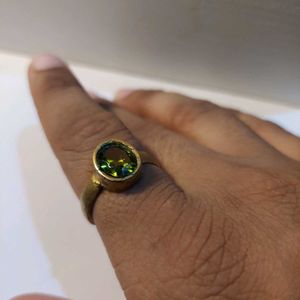 💍 Green Sapphire Stone Brass Ring