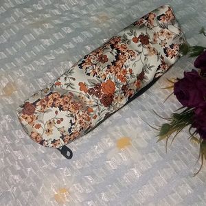 Floral Brown & White Makeup And Pencil Pouch👝