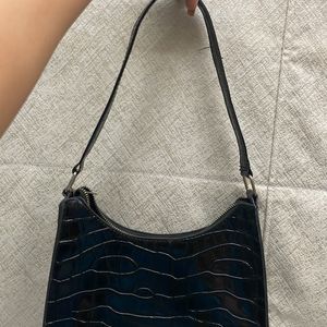 BLACK SHOULDER BAG