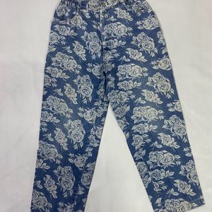 Casual Jeans With Floral Printing