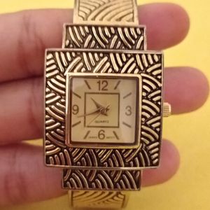 Quartz Watch - For Women