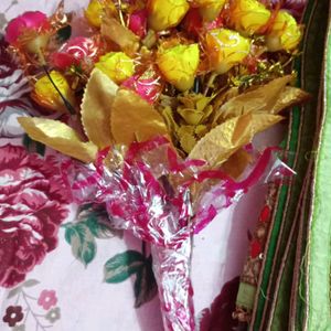 Wedding Saree+Artificial Flowers