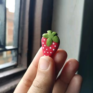 Strawberry Earrings 🍓