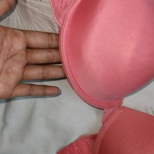 Padded Wire Bra For Heavy Breasts.