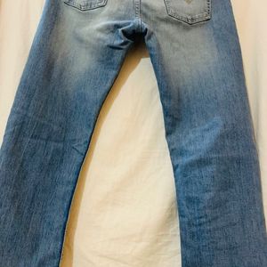 Levis 514 Straight With Slightly Tapered Fit