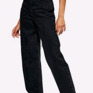 Black Straight Fit Baggy Jeans