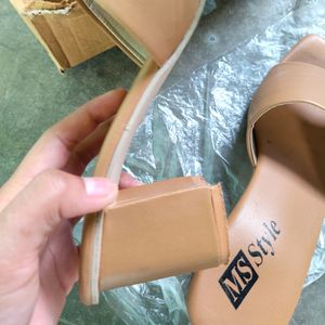 Beige Block Heel 👠