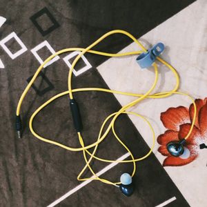 realme earphones