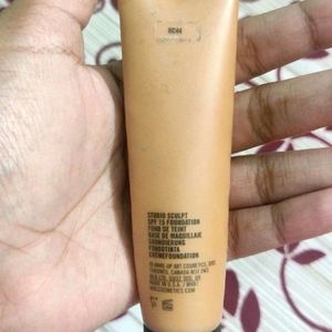 🎀SALE🎀 MAC Studio Sculpt Spf15 foundation NC44