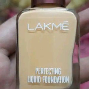 Lakme Perfecting Lequid Foundation