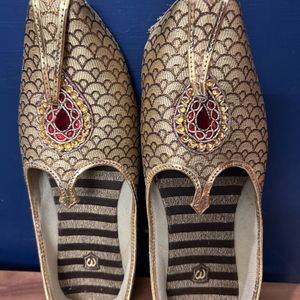 Wedding Mojris For Men By Manyavar