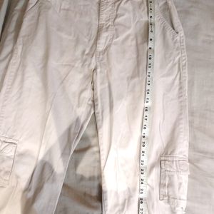 Beautiful Cargo Capri Pant