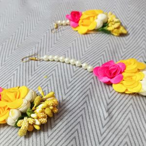 Haldi Earings With Mangtika