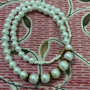 Beautiful  Pearl Neckchain