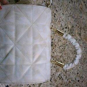 White & Creamy Siling Bag