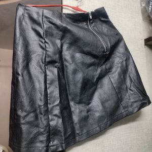 LEATHER BLACK SKIRT